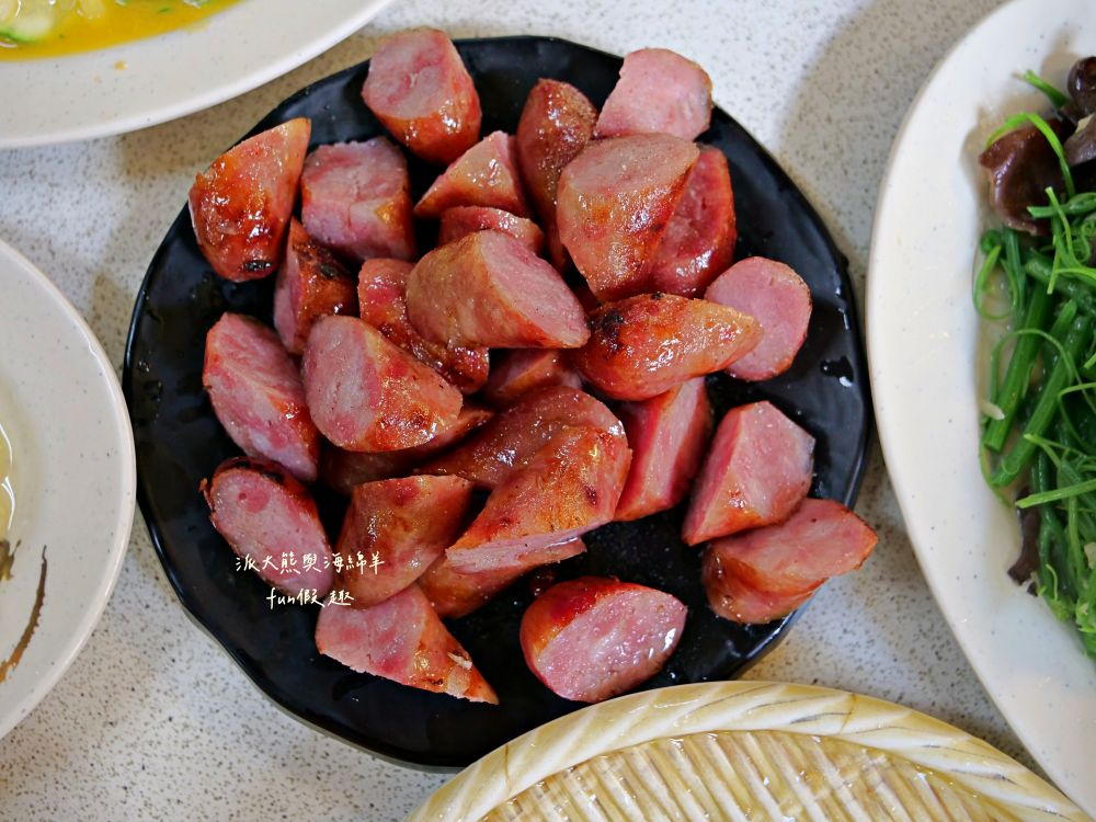 原鄉食堂｜隱藏南投清境農場旁的原住民風味餐廳，餐點平價美味又飽足！是走訪清境農場的用餐好選擇（必點刺蔥葉烘蛋&馬告土雞鍋＆銷魂烤肉拼盤）～吃了2次囉!