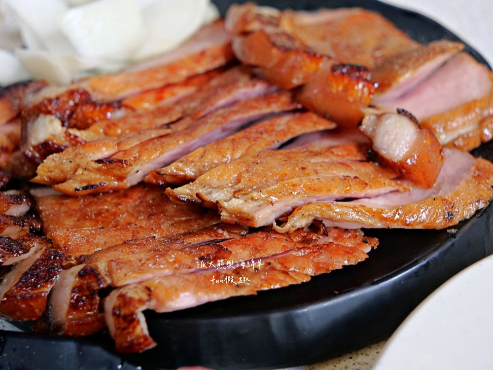 原鄉食堂｜隱藏南投清境農場旁的原住民風味餐廳，餐點平價美味又飽足！是走訪清境農場的用餐好選擇（必點刺蔥葉烘蛋&馬告土雞鍋＆銷魂烤肉拼盤）～吃了2次囉!