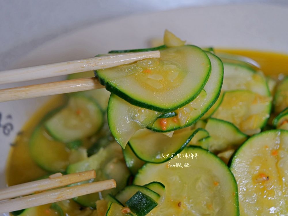 原鄉食堂|隱藏南投清境農場旁的原住民風味餐廳,餐點平價美味又飽足!是走訪清境農場的用餐好選擇(必點刺蔥葉烘蛋&馬告土雞鍋&銷魂烤肉拼盤)~吃了2次囉! - 第36張圖 原鄉食堂|隱藏南投清境農場旁的原住民風味餐廳,餐點平價美味又飽足!是走訪清境農場的用餐好選擇(必點刺蔥葉烘蛋&馬告土雞鍋&銷魂烤肉拼盤)~吃了2次囉!