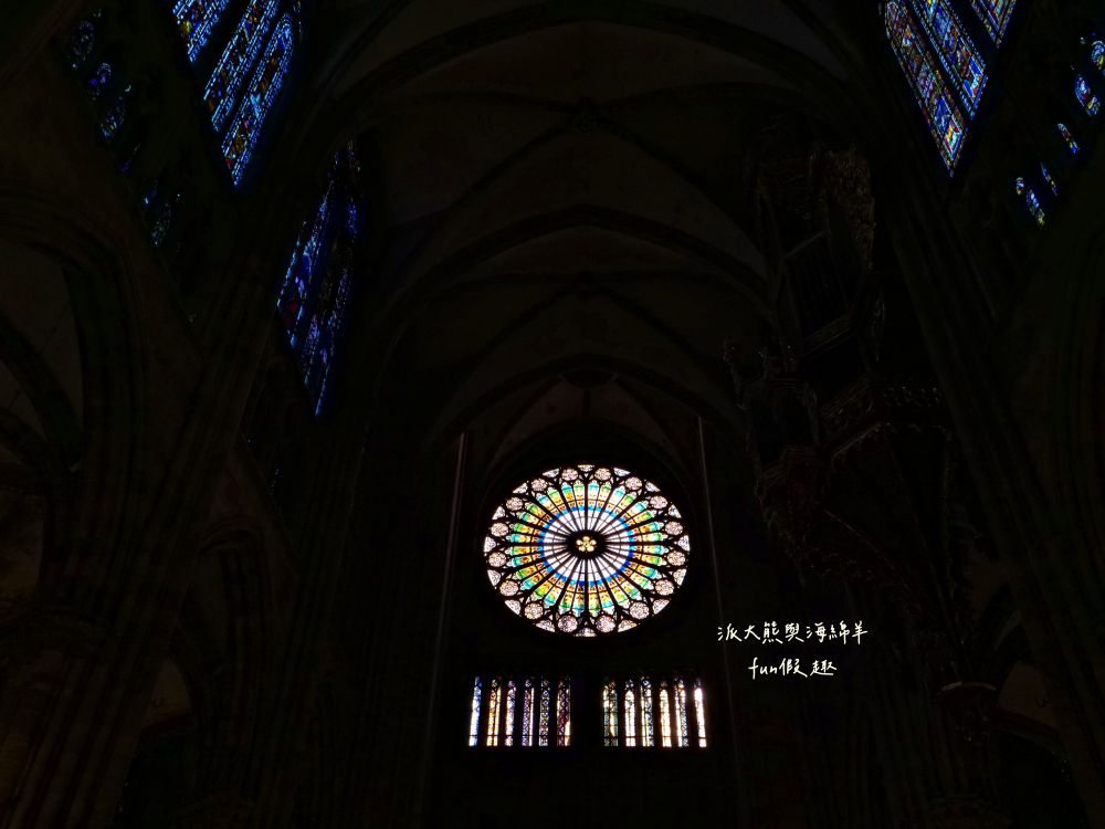 2025史特拉斯堡主座教堂Cathédrale Notre Dame de Strasbourg︱集哥德藝術、粉紅砂岩與世界第六高教堂等特點，偉大精緻的奇蹟～春季德瑞13日夢幻跟團︱DAY3-7史特拉斯堡必訪教堂地標