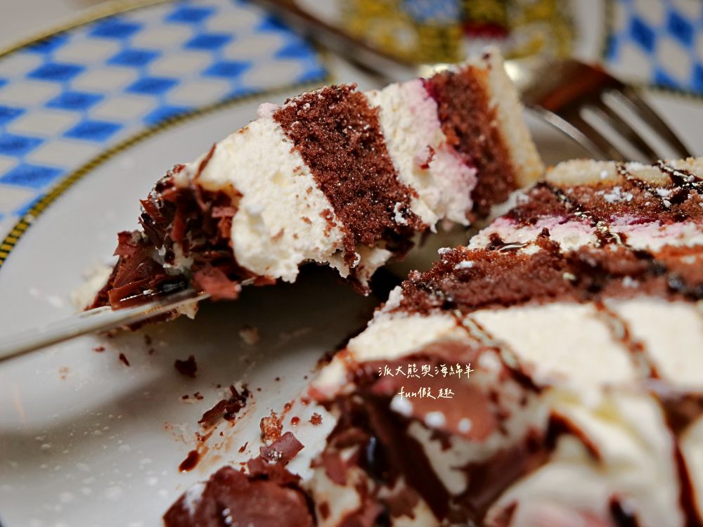 Löwenbräu Baden-Baden︱在絕美啤酒花園享用香嫩厚實烤豬排，品味傳統百年獅子啤酒與經典德國黑森林蛋糕︱春季德瑞13日夢幻跟團︱DAY3-4巴登巴登餐廳推薦～