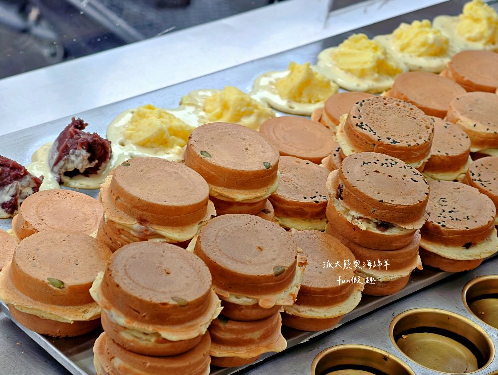 2025傳奇車輪燒【草屯總店】｜銅板價創意車輪燒，甜鹹兼備，外皮金黃酥脆、內餡爆滿流出來，紅豆綿密、芋頭濃香、珍奶Q彈、可可香醇，午後意外邂逅的幸福感！