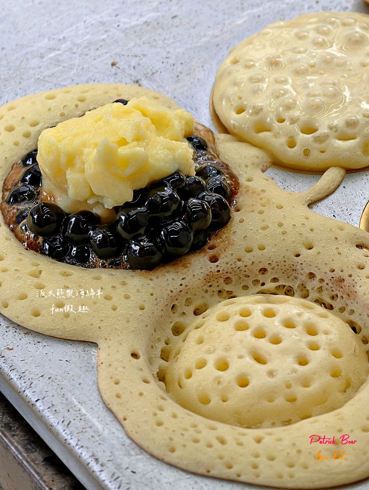 2025傳奇車輪燒【草屯總店】｜銅板價創意車輪燒，甜鹹兼備，外皮金黃酥脆、內餡爆滿流出來，紅豆綿密、芋頭濃香、珍奶Q彈、可可香醇，午後意外邂逅的幸福感！