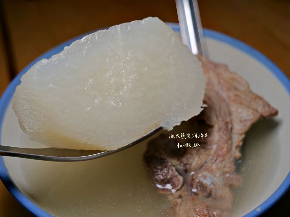 2025灶頂 原汁排骨湯高麗菜飯｜鄰近捷運大橋頭站，延三夜市必訪懷舊美食，招牌高麗菜飯＋原汁排骨湯，重溫臺北夜市老味道！（曾於2019～2023年期間，入選臺北米其林必比登推介）