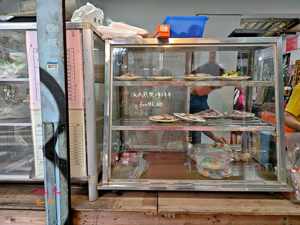 2025灶頂 原汁排骨湯高麗菜飯｜鄰近捷運大橋頭站，延三夜市必訪懷舊美食，招牌高麗菜飯＋原汁排骨湯，重溫臺北夜市老味道！（曾於2019～2023年期間，入選臺北米其林必比登推介）