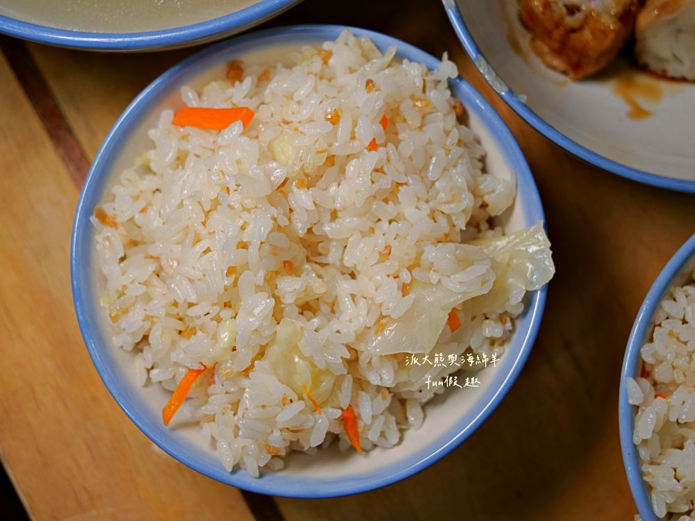 2025灶頂 原汁排骨湯高麗菜飯｜鄰近捷運大橋頭站，延三夜市必訪懷舊美食，招牌高麗菜飯＋原汁排骨湯，重溫臺北夜市老味道！（曾於2019～2023年期間，入選臺北米其林必比登推介）