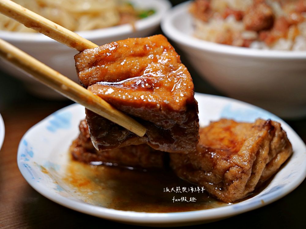 2025葉家古早味｜南投集賢路老字號麵館！除招牌南投意麵外，魯肉飯、油豆腐、隔間肉與冬粉肉湯同樣不容錯過，銅板價格很親民，難怪用餐時段經常人氣爆棚！