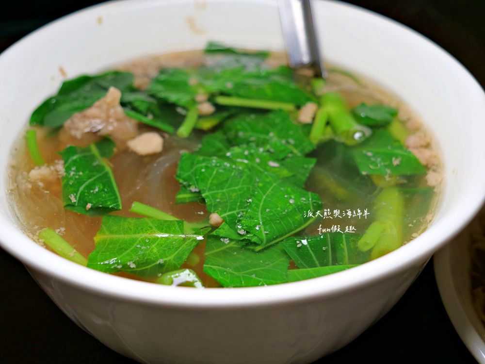 2025葉家古早味｜南投集賢路老字號麵館！除招牌南投意麵外，魯肉飯、油豆腐、隔間肉與冬粉肉湯同樣不容錯過，銅板價格很親民，難怪用餐時段經常人氣爆棚！