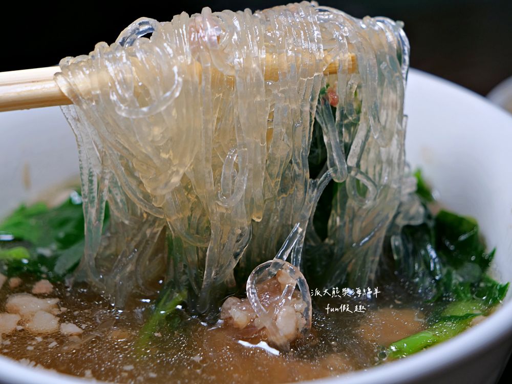 2025葉家古早味｜南投集賢路老字號麵館！除招牌南投意麵外，魯肉飯、油豆腐、隔間肉與冬粉肉湯同樣不容錯過，銅板價格很親民，難怪用餐時段經常人氣爆棚！