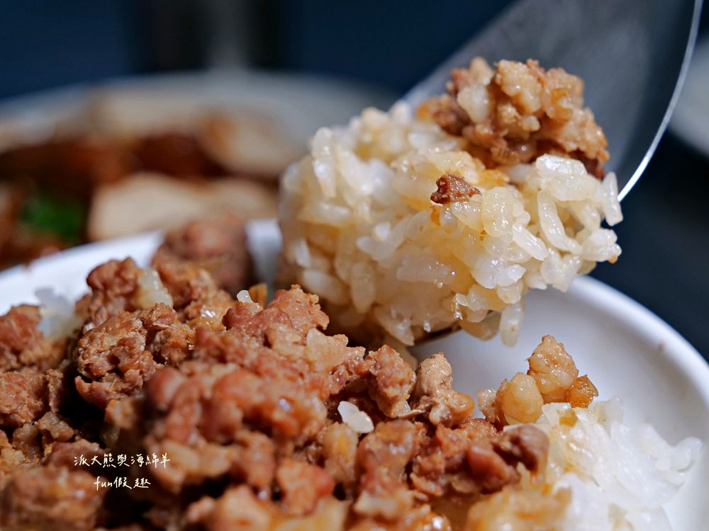 順藝意麵｜南投市中心圓環旁親民小店，招牌南投意麵只要30元銅板價，超高CP值大大滿足，簡單美味征服味蕾，在地人早午餐好去處！