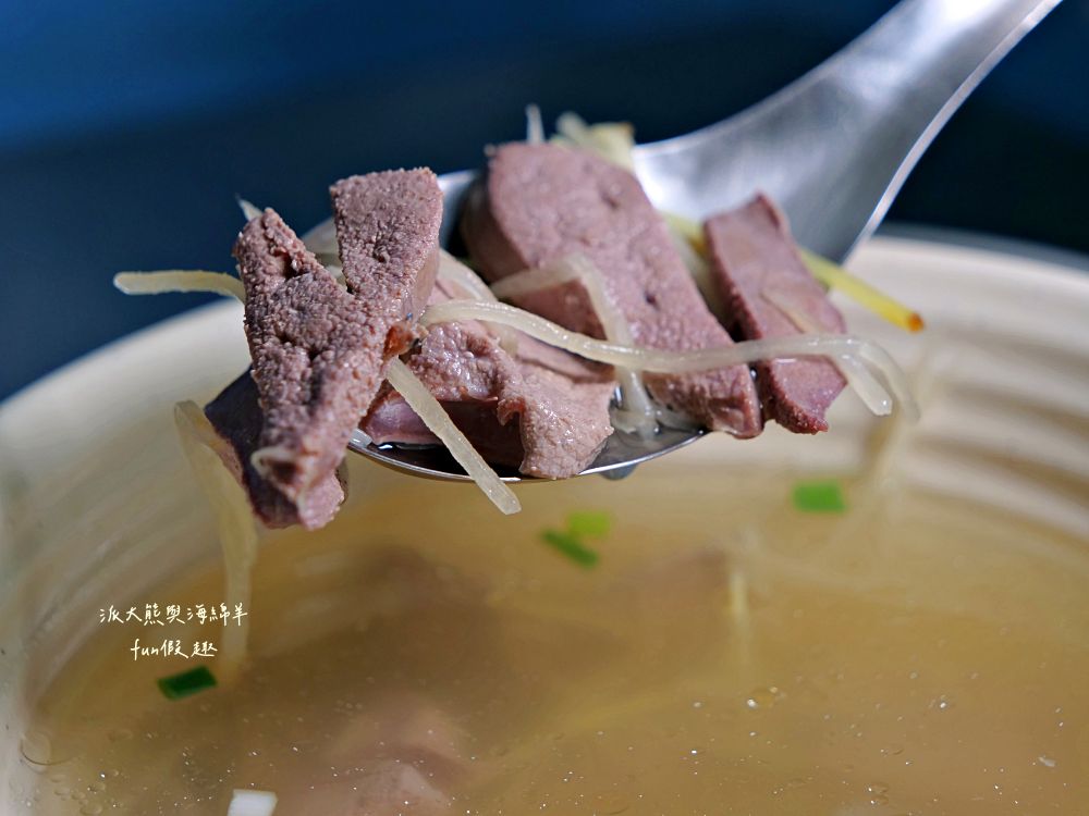 順藝意麵｜南投市中心圓環旁親民小店，招牌南投意麵只要30元銅板價，超高CP值大大滿足，簡單美味征服味蕾，在地人早午餐好去處！