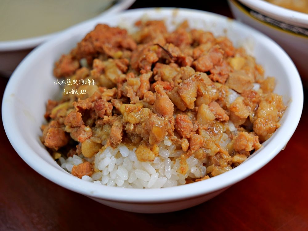 2025龍緣魯肉飯｜鄰近建成圓環與中山捷運站、生意超好的大稻埕古早味！承襲原龍鳳號70年經典手藝，必點魯肉飯、四神湯、香菇肉羹、五香肉捲～（菜單）