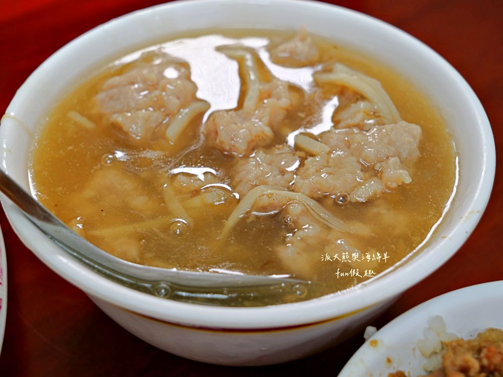 2025龍緣魯肉飯｜鄰近建成圓環與中山捷運站、生意超好的大稻埕古早味！承襲原龍鳳號70年經典手藝，必點魯肉飯、四神湯、香菇肉羹、五香肉捲～（菜單）