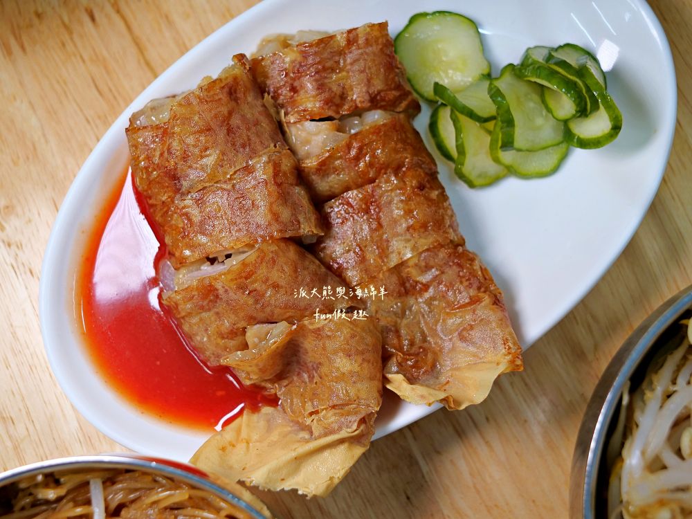 2025大稻埕保安街賴記雞卷|慈聖宮前超夯排隊廟口小吃~古早味雞卷外酥內嫩超涮嘴,搭配黃瓜片更解膩! - 第7張圖 2025大稻埕保安街賴記雞卷|慈聖宮前超夯排隊廟口小吃~古早味雞卷外酥內嫩超涮嘴,搭配黃瓜片更解膩!