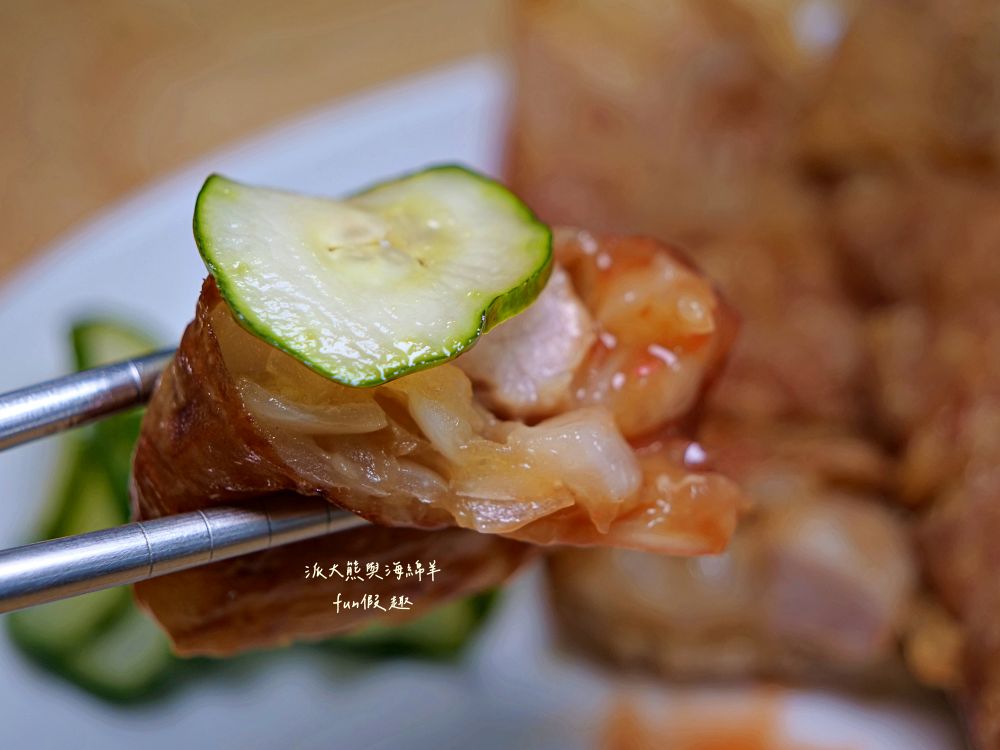 2025大稻埕保安街賴記雞卷|慈聖宮前超夯排隊廟口小吃~古早味雞卷外酥內嫩超涮嘴,搭配黃瓜片更解膩! - 第10張圖 2025大稻埕保安街賴記雞卷|慈聖宮前超夯排隊廟口小吃~古早味雞卷外酥內嫩超涮嘴,搭配黃瓜片更解膩!