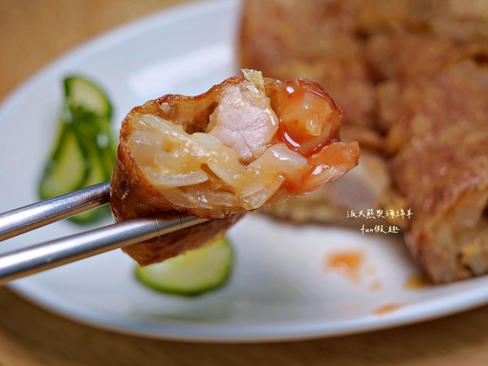 2025大稻埕保安街賴記雞卷|慈聖宮前超夯排隊廟口小吃~古早味雞卷外酥內嫩超涮嘴,搭配黃瓜片更解膩! - 第12張圖 2025大稻埕保安街賴記雞卷|慈聖宮前超夯排隊廟口小吃~古早味雞卷外酥內嫩超涮嘴,搭配黃瓜片更解膩!