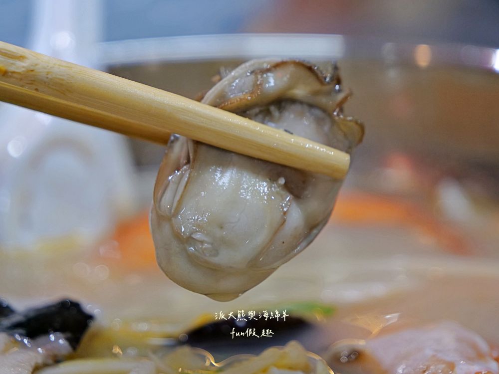 2025嵐楓水產｜藏身草屯新大觀市場的隱藏美食！平價海鮮鍋物、湯飯，還有超濃郁砂鍋鮭魚頭，市場攤位卻有超水準海鮮料理！滿滿料超暖胃～114