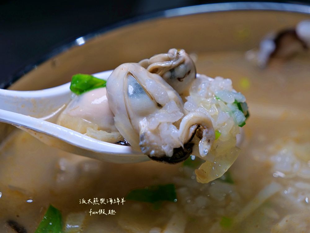 2025嵐楓水產｜藏身草屯新大觀市場的隱藏美食！平價海鮮鍋物、湯飯，還有超濃郁砂鍋鮭魚頭，市場攤位卻有超水準海鮮料理！滿滿料超暖胃～114