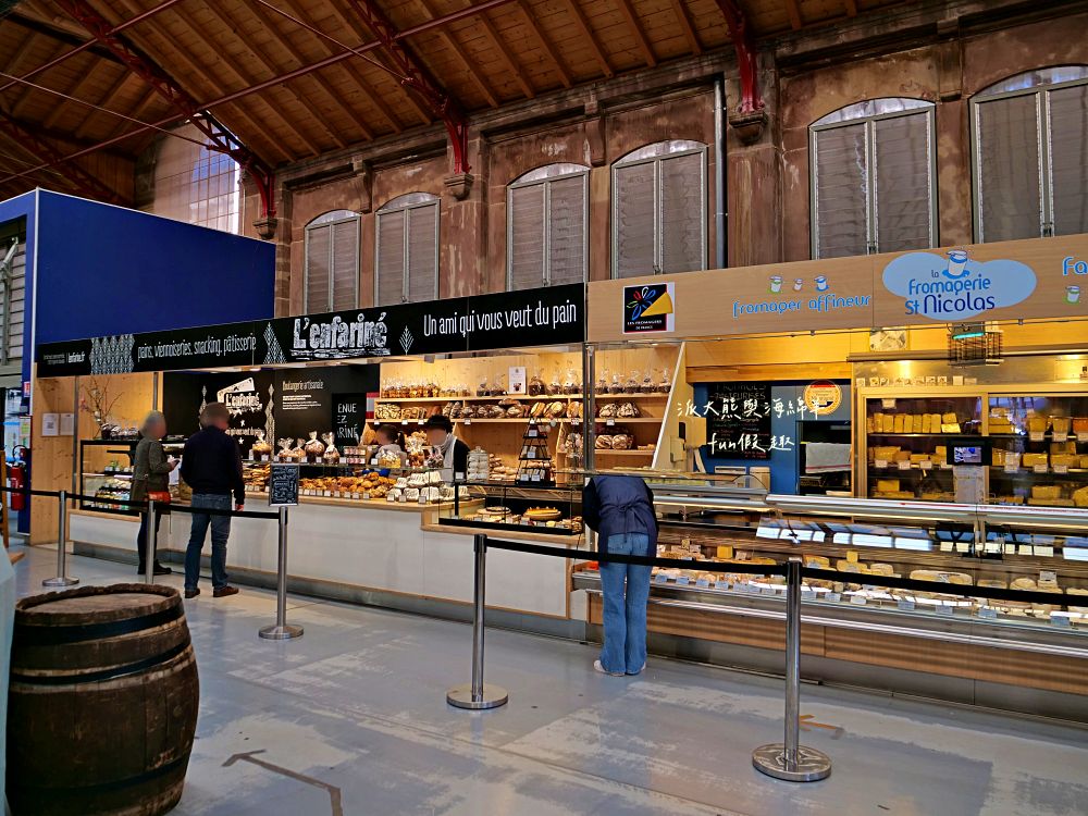 2025科爾馬美食購物篇︱Marché Couvert Colmar(百年市場)、PAUL Colmar Centre(可頌麵包)、La Belle Alsace(紀念品專賣)、Colmar WISTUB BRENNER(米其林推薦餐廳)︱春季德瑞13日夢幻跟團︱DAY4-3～