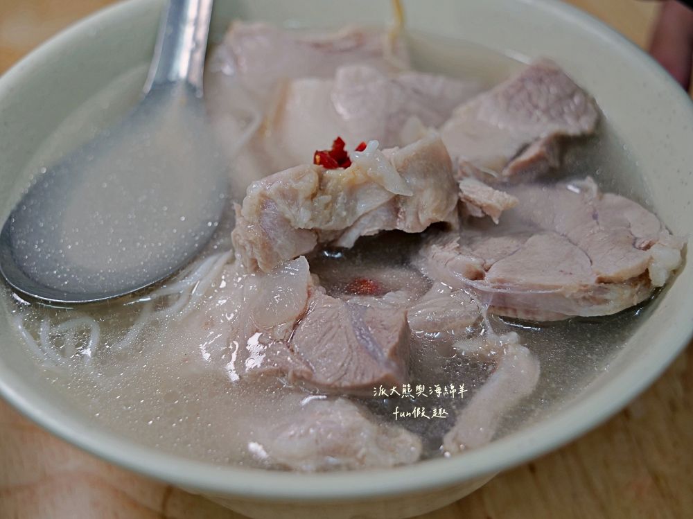 2025許仔豬腳麵線|豬腳控看過來!大稻埕慈聖宮必吃美食,濃香白湯、滿滿膠質、大份量腿肉,還可室內用餐吹冷氣超舒適!招好運~ - 第18張圖 2025許仔豬腳麵線|豬腳控看過來!大稻埕慈聖宮必吃美食,濃香白湯、滿滿膠質、大份量腿肉,還可室內用餐吹冷氣超舒適!招好運~