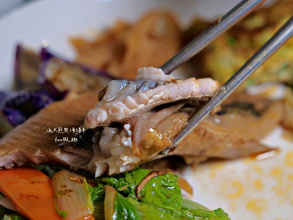 2025凱哥早午餐｜便當店也能像早午餐店這麼有質感？份量十足、用心烹調，紅燒肉、八兩雞排、酥炸大雞腿、紅燒虱目魚肚，讓上班族天天都想報到的好店～114.5.16開幕