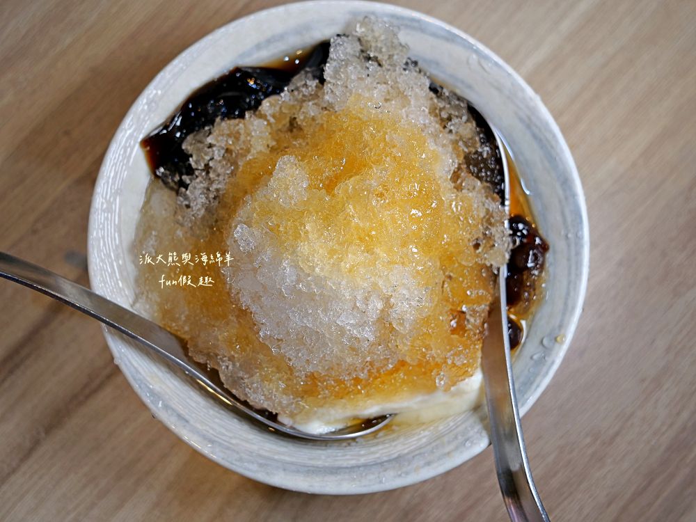 2025大稻埕珍圓滿冰店｜藏身慈聖宮老街的古早味甜品店，平價大份量，配料還能自由選，推薦招牌綜合豆花&紅豆牛奶冰，清涼口感瞬間擊退炎夏暑氣！