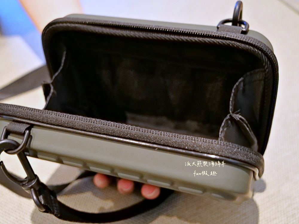 【Travel Blue 藍旅】旅途有型禮盒開箱｜英倫質感設計的必備旅行神器，寧靜頸枕+斜背包+眼罩+耳塞，隨時隨地領域展開、輕鬆打造行走的休息艙！@合作體驗