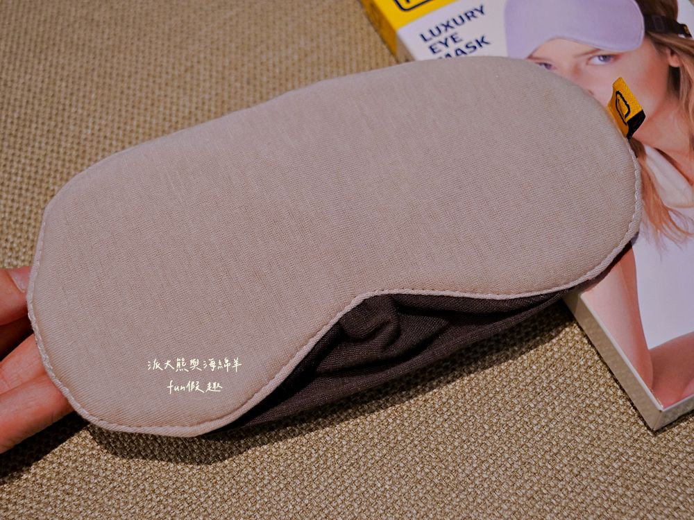 【Travel Blue 藍旅】旅途有型禮盒開箱｜英倫質感設計的必備旅行神器，寧靜頸枕+斜背包+眼罩+耳塞，隨時隨地領域展開、輕鬆打造行走的休息艙！@合作體驗