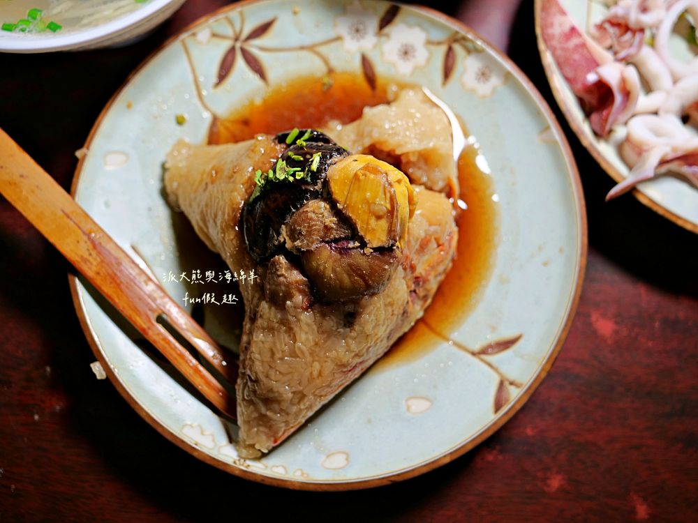 再發號百年肉粽｜臺南中西區肉粽老字號，1872創立（清同治十一年），歷經五代傳承，營業至今超過150年，首推特製八寶肉粽，搭配時光騎樓老屋、木窗及磨石子地，感受最道地的台味日常！（2022～2024榮獲米其林餐盤推薦）～