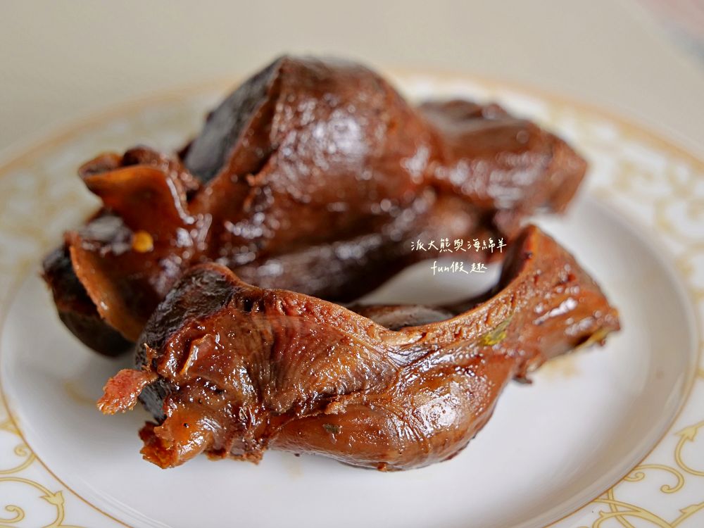 2025麻辣飄香｜中興新村第一市場正宗四川滷味，花椒直送還原川味本色，涮嘴不膩好滋味，還有麻辣飄香小龍蝦，椒麻噴香、辣勁過癮，剩餘湯頭還能煮麻辣鍋！