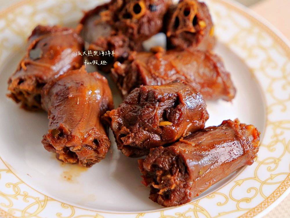 2025麻辣飄香｜中興新村第一市場正宗四川滷味，花椒直送還原川味本色，涮嘴不膩好滋味，還有麻辣飄香小龍蝦，椒麻噴香、辣勁過癮，剩餘湯頭還能煮麻辣鍋！