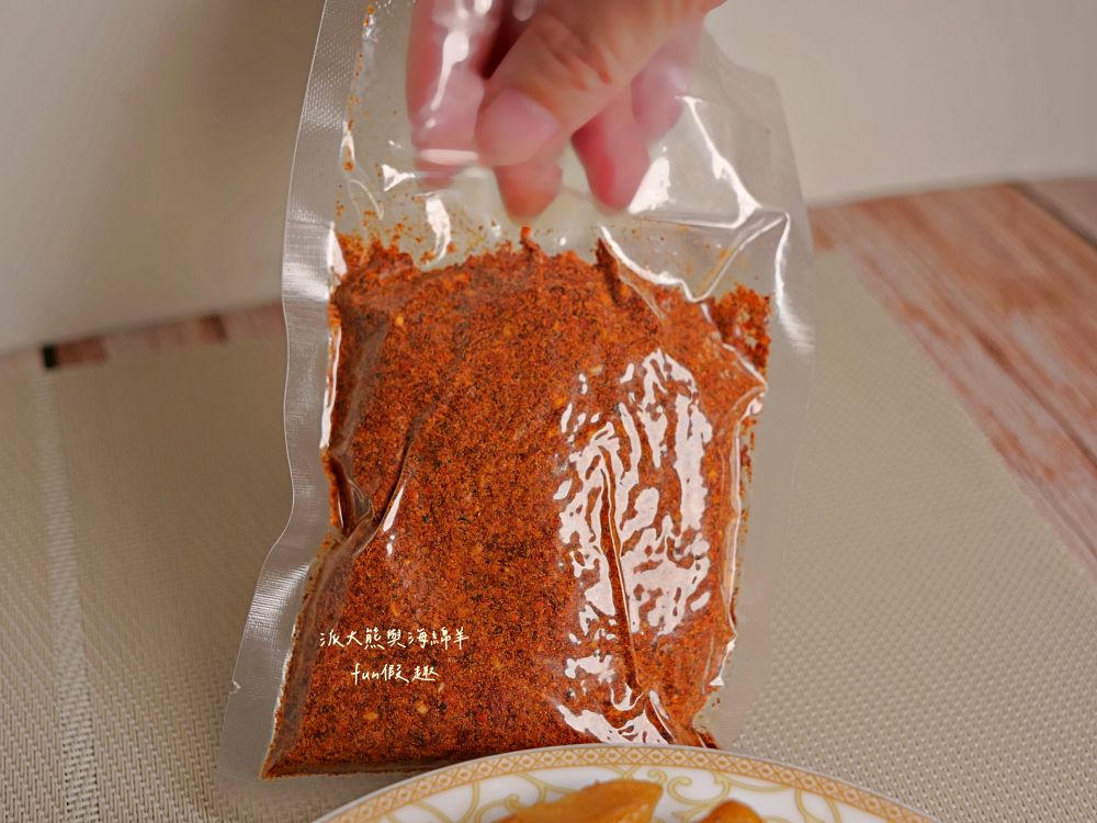 2025麻辣飄香｜中興新村第一市場正宗四川滷味，花椒直送還原川味本色，涮嘴不膩好滋味，還有麻辣飄香小龍蝦，椒麻噴香、辣勁過癮，剩餘湯頭還能煮麻辣鍋！