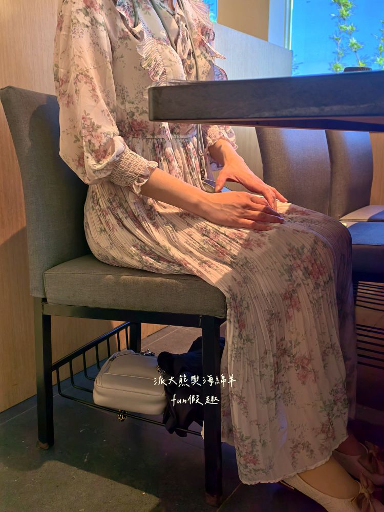 唯真燒肉 南投草屯店｜終於不用跑臺中！挑戰在地最強CP值：雙人套餐肉量直逼1公斤，絕美稻浪x神級泰式烤肉醬x銷魂一饌冬蔭功湯底，免服務費無低消，還有證書的日本A5和牛！