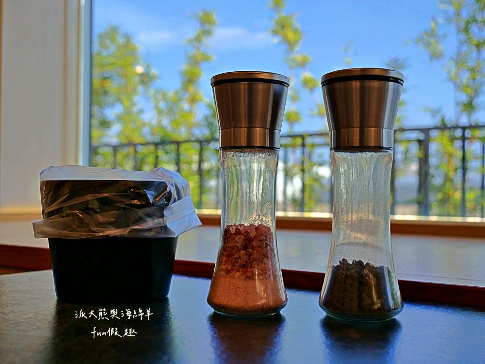 唯真燒肉 南投草屯店｜終於不用跑臺中！挑戰在地最強CP值：雙人套餐肉量直逼1公斤，絕美稻浪x神級泰式烤肉醬x銷魂一饌冬蔭功湯底，免服務費無低消，還有證書的日本A5和牛！