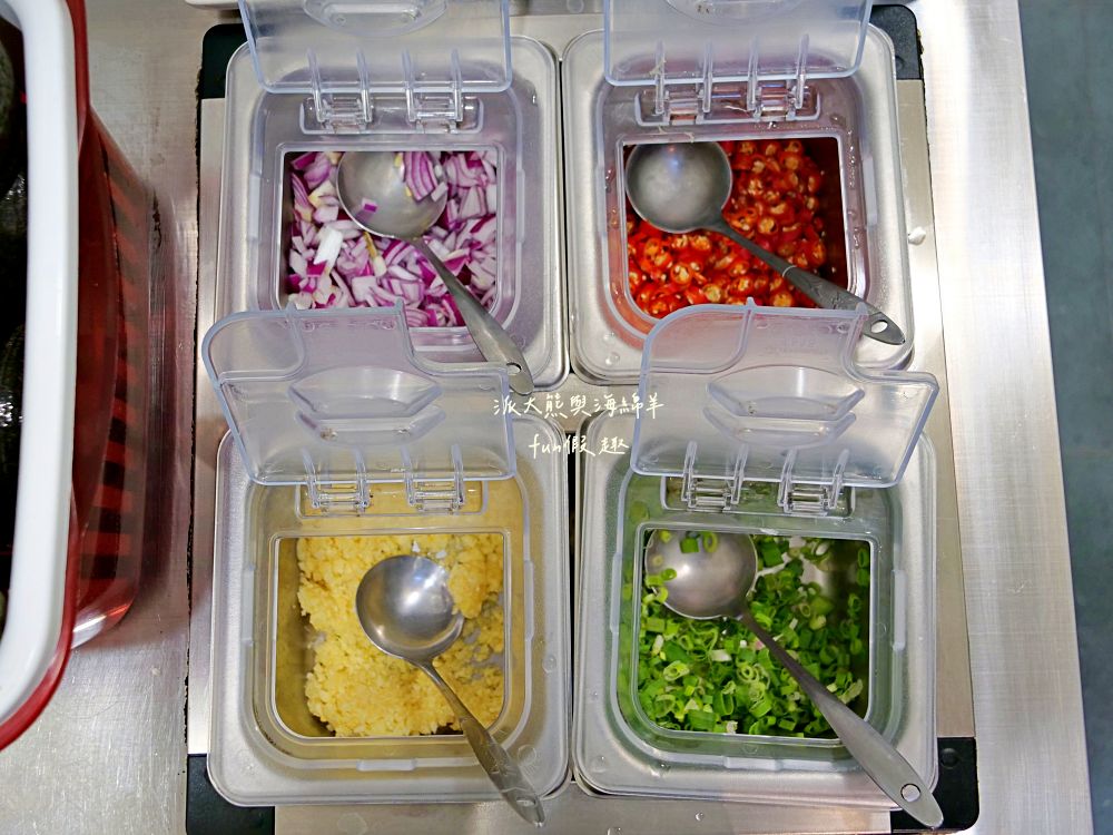 唯真燒肉 南投草屯店｜終於不用跑臺中！挑戰在地最強CP值：雙人套餐肉量直逼1公斤，絕美稻浪x神級泰式烤肉醬x銷魂一饌冬蔭功湯底，免服務費無低消，還有證書的日本A5和牛！