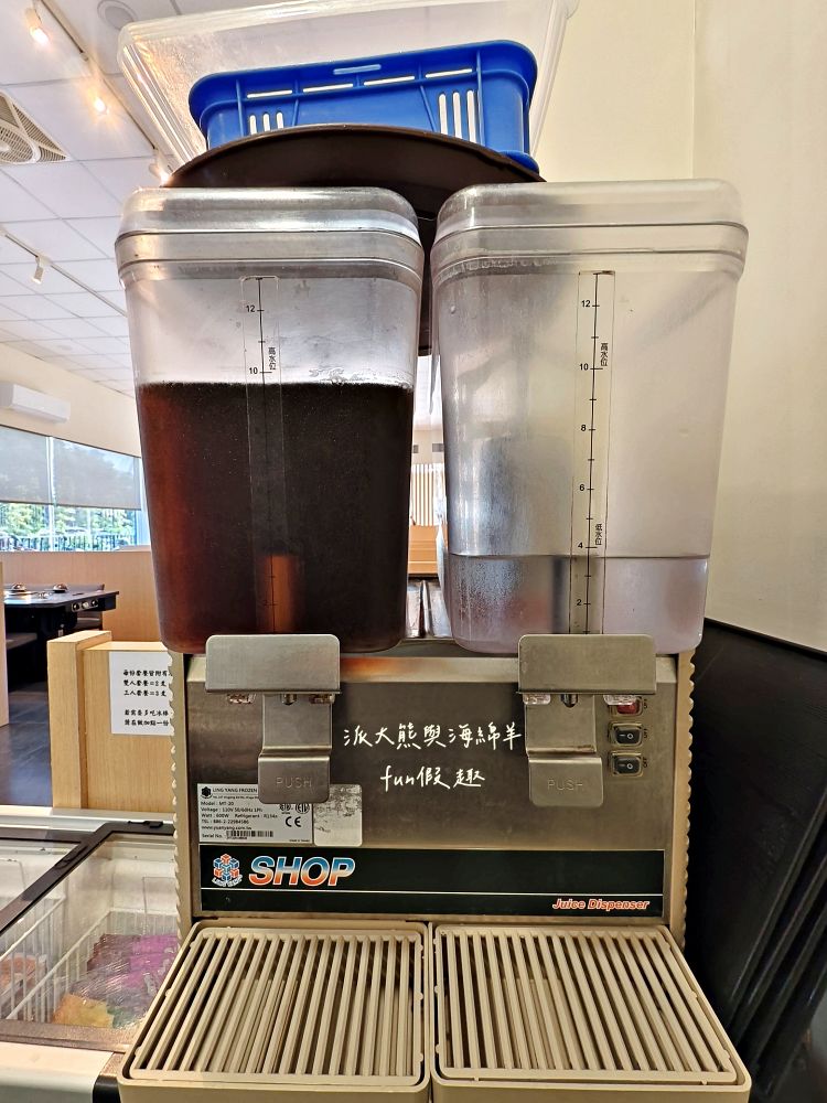 唯真燒肉 南投草屯店｜終於不用跑臺中！挑戰在地最強CP值：雙人套餐肉量直逼1公斤，絕美稻浪x神級泰式烤肉醬x銷魂一饌冬蔭功湯底，免服務費無低消，還有證書的日本A5和牛！