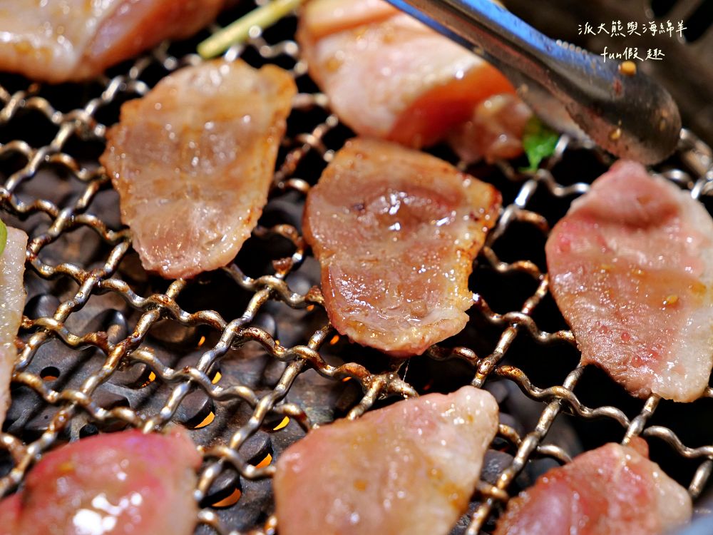 唯真燒肉 南投草屯店｜終於不用跑臺中！挑戰在地最強CP值：雙人套餐肉量直逼1公斤，絕美稻浪x神級泰式烤肉醬x銷魂一饌冬蔭功湯底，免服務費無低消，還有證書的日本A5和牛！