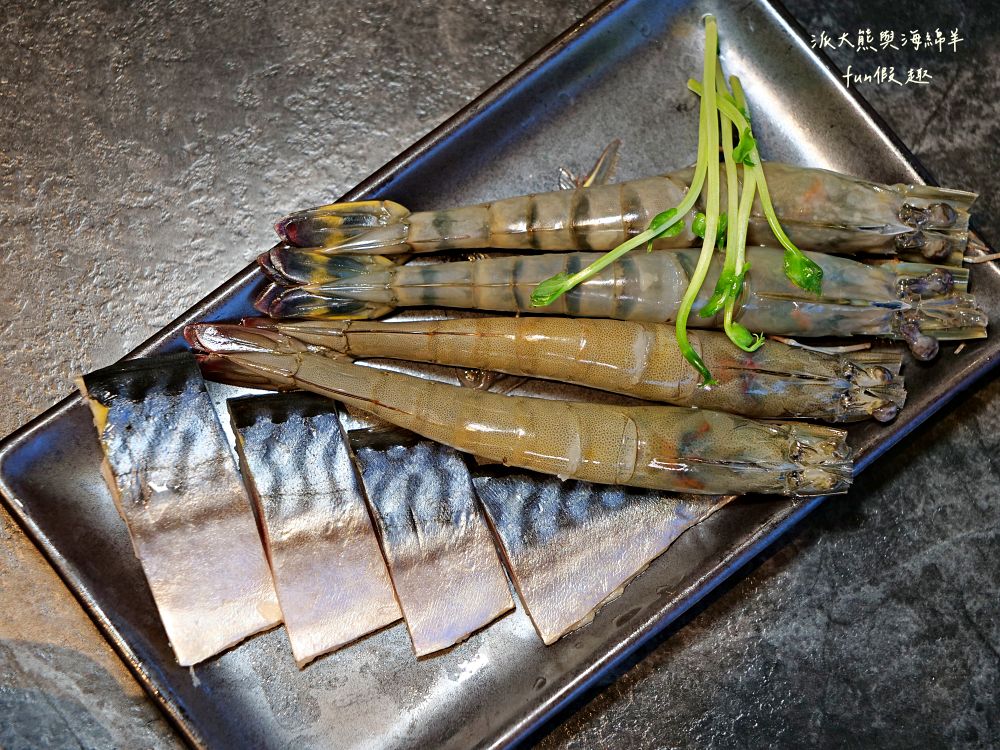 唯真燒肉 南投草屯店｜終於不用跑臺中！挑戰在地最強CP值：雙人套餐肉量直逼1公斤，絕美稻浪x神級泰式烤肉醬x銷魂一饌冬蔭功湯底，免服務費無低消，還有證書的日本A5和牛！