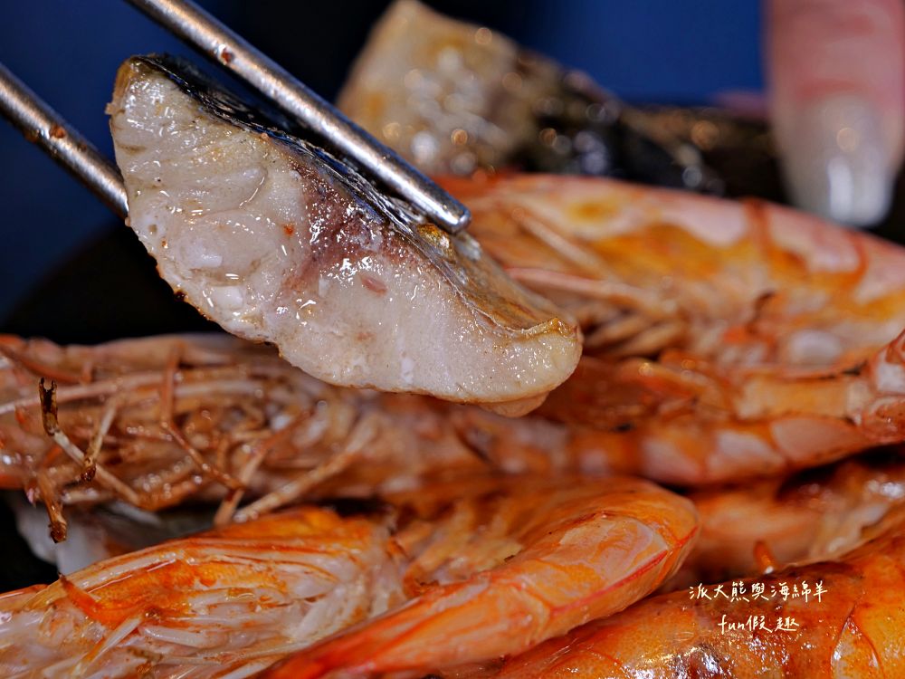 唯真燒肉 南投草屯店｜終於不用跑臺中！挑戰在地最強CP值：雙人套餐肉量直逼1公斤，絕美稻浪x神級泰式烤肉醬x銷魂一饌冬蔭功湯底，免服務費無低消，還有證書的日本A5和牛！