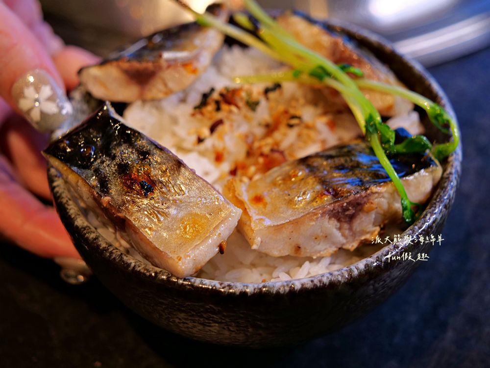 唯真燒肉 南投草屯店｜終於不用跑臺中！挑戰在地最強CP值：雙人套餐肉量直逼1公斤，絕美稻浪x神級泰式烤肉醬x銷魂一饌冬蔭功湯底，免服務費無低消，還有證書的日本A5和牛！