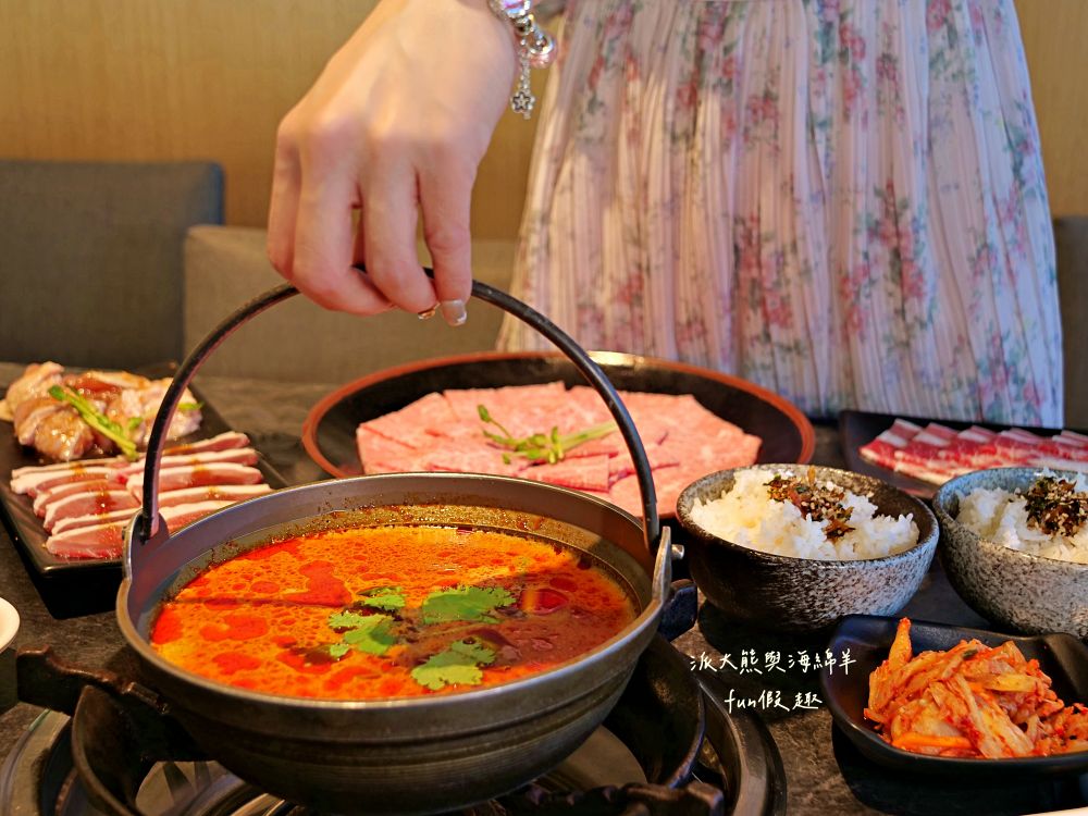 唯真燒肉 南投草屯店｜終於不用跑臺中！挑戰在地最強CP值：雙人套餐肉量直逼1公斤，絕美稻浪x神級泰式烤肉醬x銷魂一饌冬蔭功湯底，免服務費無低消，還有證書的日本A5和牛！