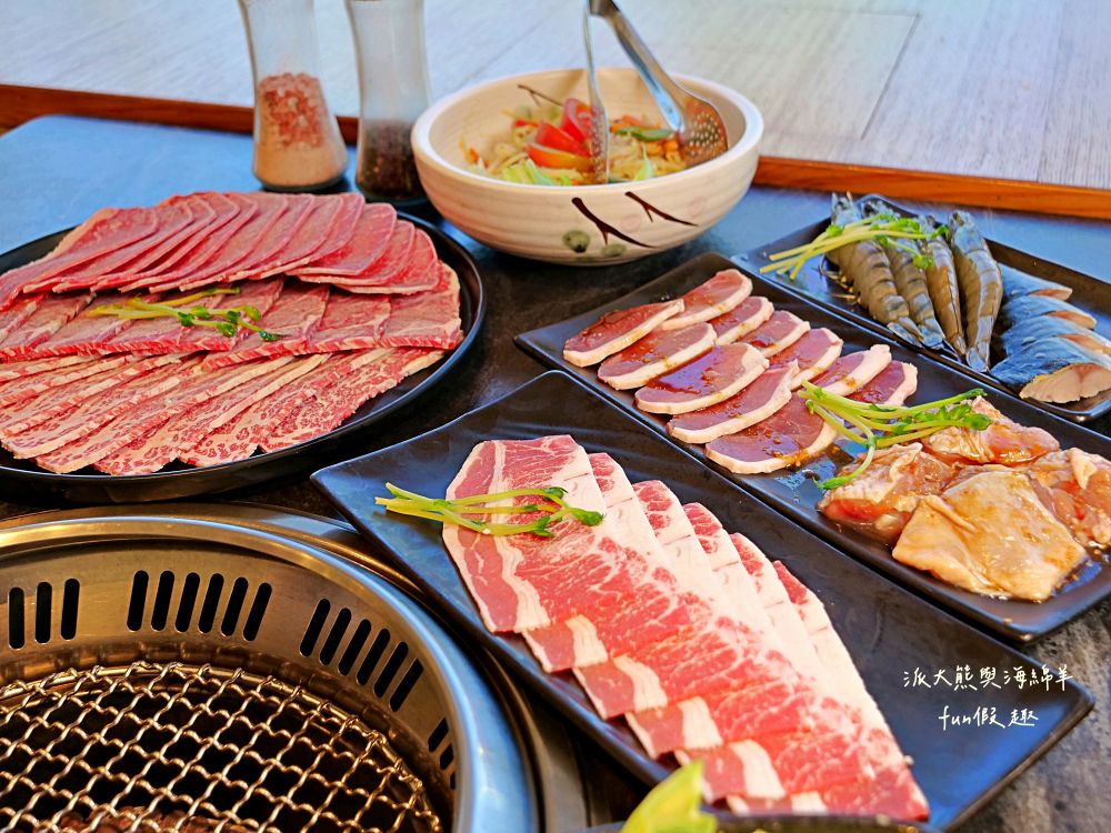 唯真燒肉 南投草屯店｜終於不用跑臺中！挑戰在地最強CP值：雙人套餐肉量直逼1公斤，絕美稻浪x神級泰式烤肉醬x銷魂一饌冬蔭功湯底，免服務費無低消，還有證書的日本A5和牛！