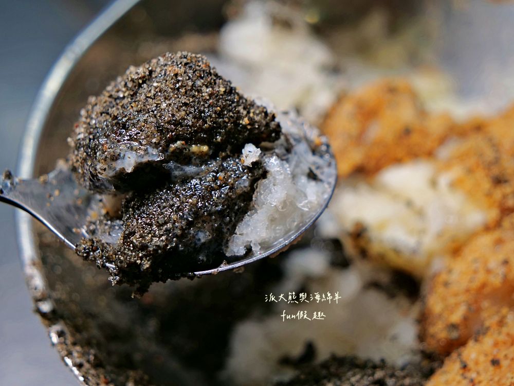 2025魏祥記純糖麻糬|臺北延三夜市50年老店,客家古早味燒麻糬,純糖純糯米製作,金黃花生粉與濃郁黑芝麻的完美相遇,視覺與味覺的黑金雙重奏! - 第20張圖 2025魏祥記純糖麻糬|臺北延三夜市50年老店,客家古早味燒麻糬,純糖純糯米製作,金黃花生粉與濃郁黑芝麻的完美相遇,視覺與味覺的黑金雙重奏!