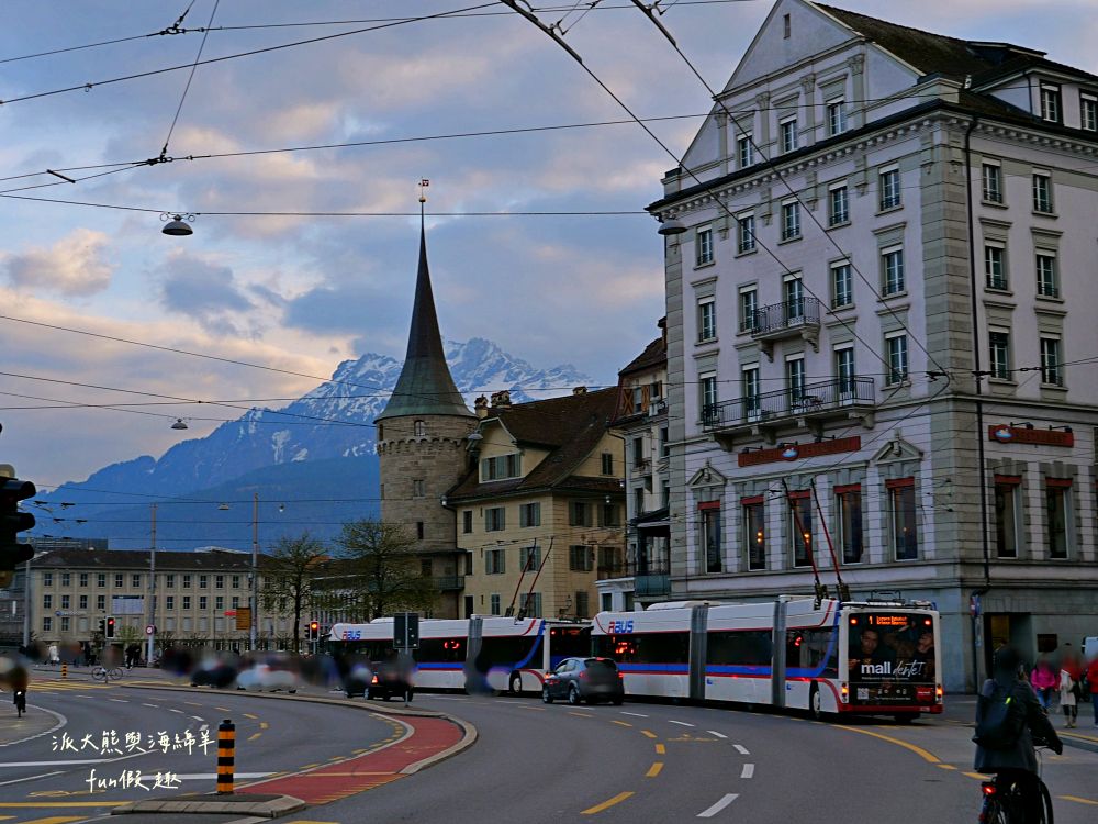 琉森Luzern︱感受琉森湖（Vierwaldstättersee）的湖光山色，聆聽垂死獅子像（Löwendenkmal）的無聲嘆息︱春季德瑞13日夢幻跟團︱DAY4-7～市區散策PART1