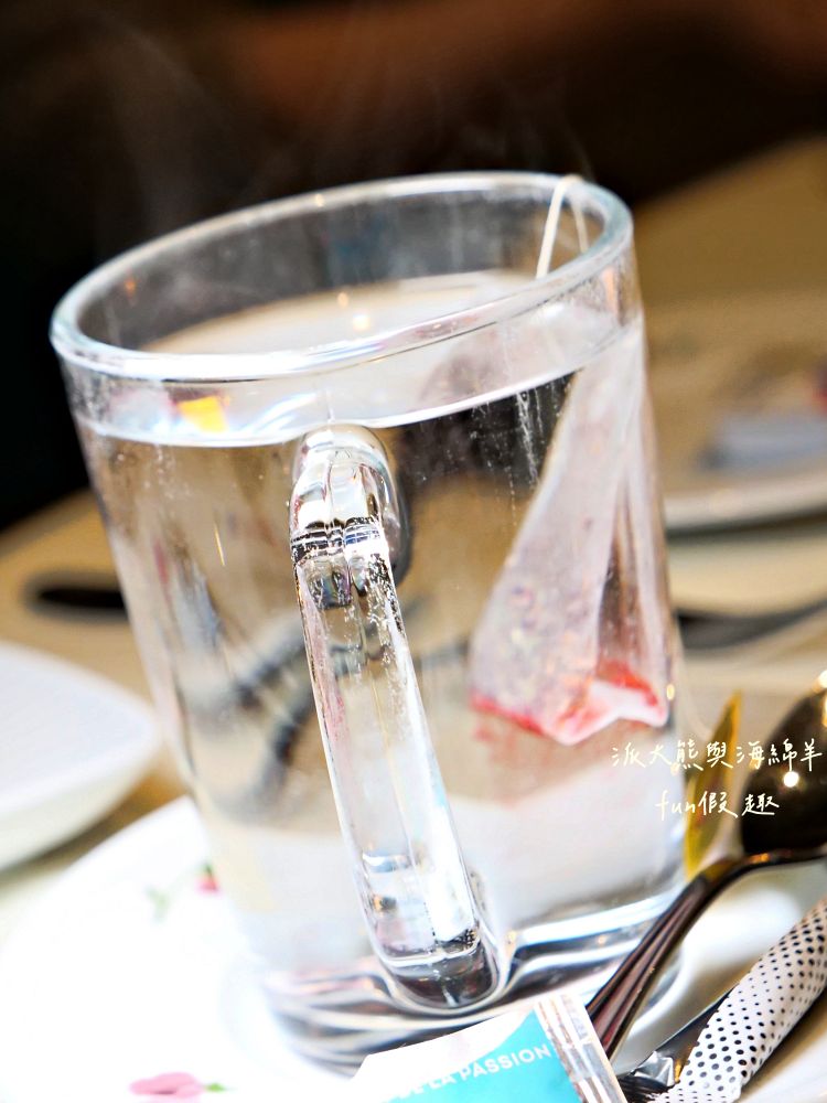 Restaurant Schiff︱瑞士琉森老城區美食~走進卡貝爾橋畔的微醺時光:品嚐一口道地的琉森老靈魂!春季德瑞13日夢幻跟團︱DAY4-10 - 第28張圖 Restaurant Schiff︱瑞士琉森老城區美食~走進卡貝爾橋畔的微醺時光:品嚐一口道地的琉森老靈魂!春季德瑞13日夢幻跟團︱DAY4-10