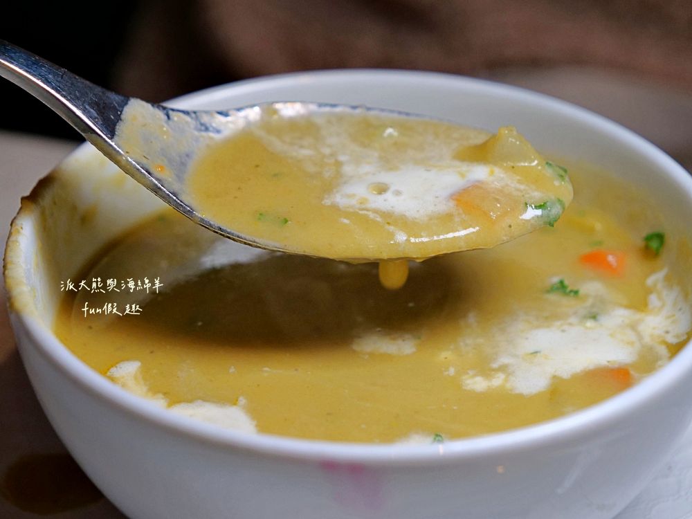 Restaurant Schiff︱瑞士琉森老城區美食~走進卡貝爾橋畔的微醺時光:品嚐一口道地的琉森老靈魂!春季德瑞13日夢幻跟團︱DAY4-10 - 第31張圖 Restaurant Schiff︱瑞士琉森老城區美食~走進卡貝爾橋畔的微醺時光:品嚐一口道地的琉森老靈魂!春季德瑞13日夢幻跟團︱DAY4-10