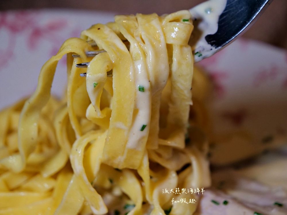 Restaurant Schiff︱瑞士琉森老城區美食~走進卡貝爾橋畔的微醺時光:品嚐一口道地的琉森老靈魂!春季德瑞13日夢幻跟團︱DAY4-10 - 第36張圖 Restaurant Schiff︱瑞士琉森老城區美食~走進卡貝爾橋畔的微醺時光:品嚐一口道地的琉森老靈魂!春季德瑞13日夢幻跟團︱DAY4-10