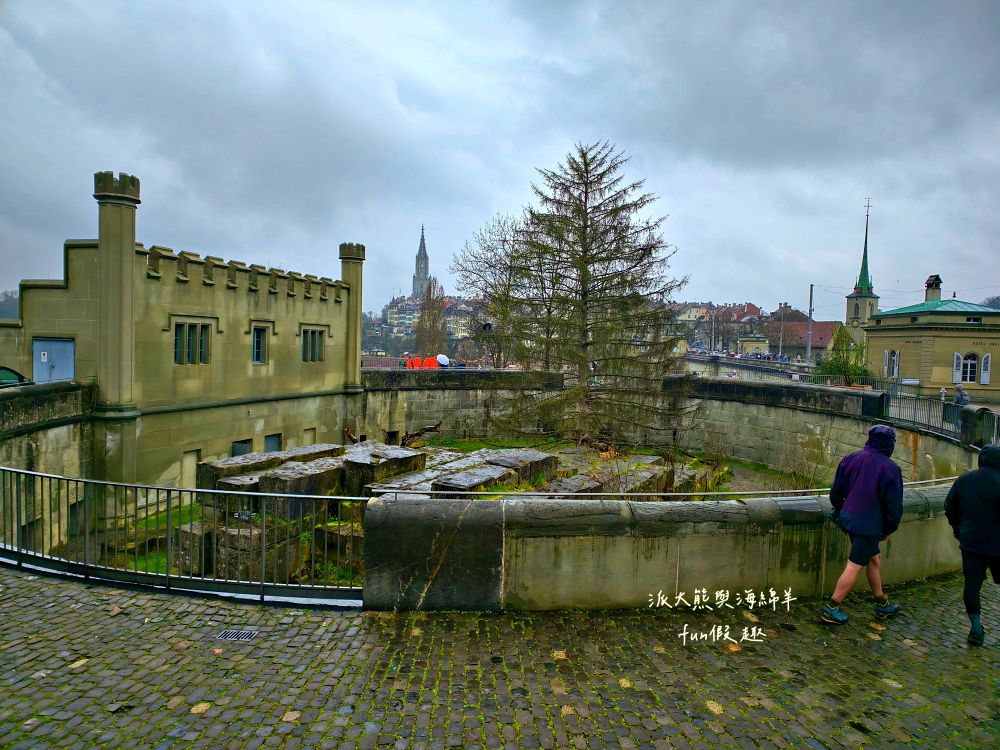 瑞士伯恩（Bern）散策︱玫瑰園（Rosengarten）俯瞰世界文化遺產舊城區！伯爾尼必看天文鐘表演與熊公園，絕美U型河灣與愛因斯坦故居（含交通攻略）春季德瑞13日夢幻跟團︱DAY5-1～