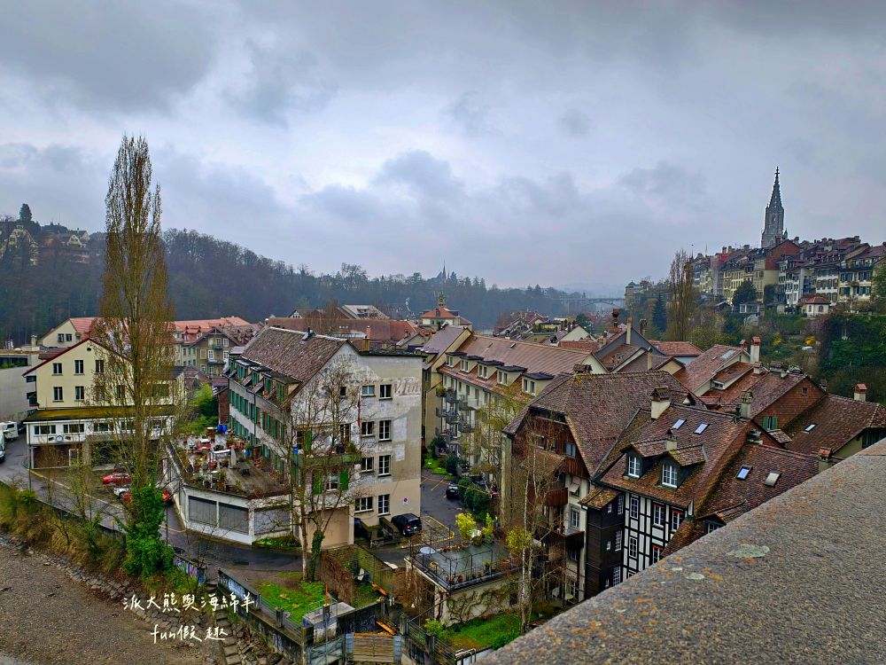 瑞士伯恩（Bern）散策︱玫瑰園（Rosengarten）俯瞰世界文化遺產舊城區！伯爾尼必看天文鐘表演與熊公園，絕美U型河灣與愛因斯坦故居（含交通攻略）春季德瑞13日夢幻跟團︱DAY5-1～