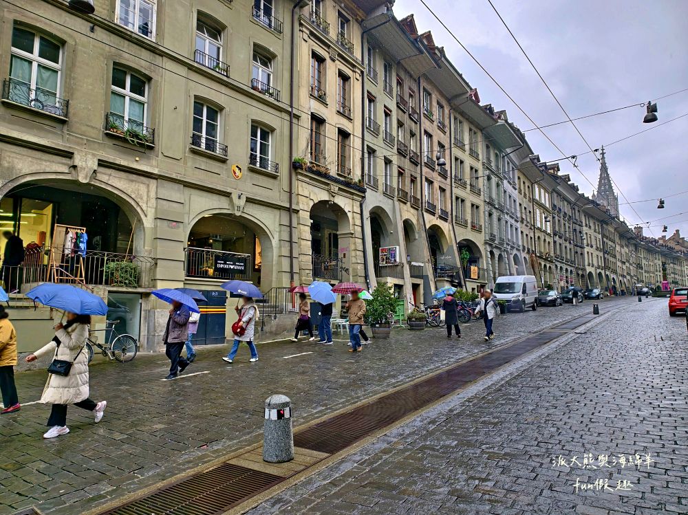 瑞士伯恩（Bern）散策︱玫瑰園（Rosengarten）俯瞰世界文化遺產舊城區！伯爾尼必看天文鐘表演與熊公園，絕美U型河灣與愛因斯坦故居（含交通攻略）春季德瑞13日夢幻跟團︱DAY5-1～
